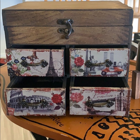 Parisian Jewelry Organizer - Picture 4 of 5